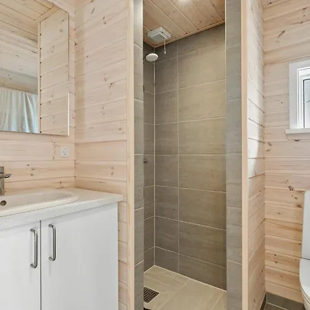 3 Bedroom Cozy In Feriehus